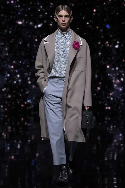 Look 27
